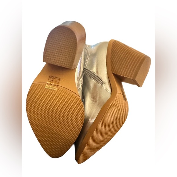 NWOT Women’s Cowboy/Cowgirl Pull On Pointed Toe Chunky Heel Western Boot - Picture 7 of 12